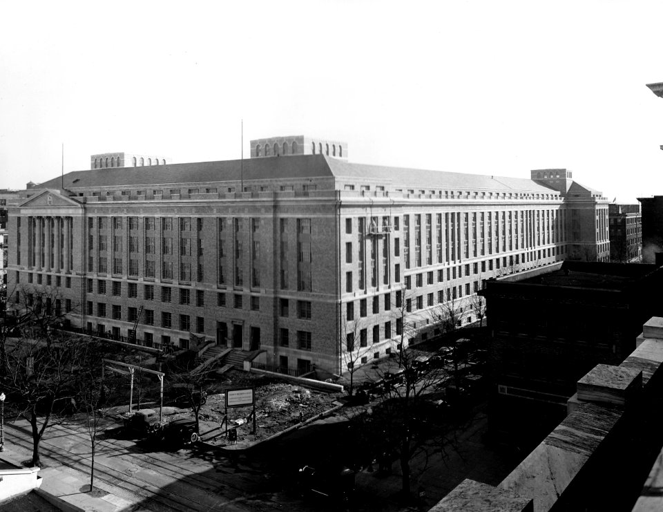 1931 (Dec 1) South Bldg looking SE USDA Construction Photo Collection (1)