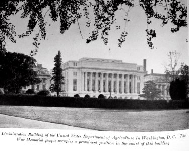 1927-32 War Memorial USDA Research NAL 11.4 (39)