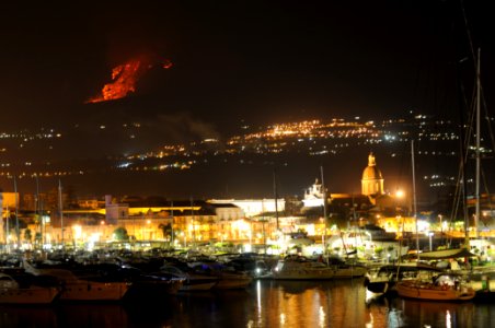 Etna Volcano Paroxysmal Eruption July 30 2011 - Creative Commons by gnuckx