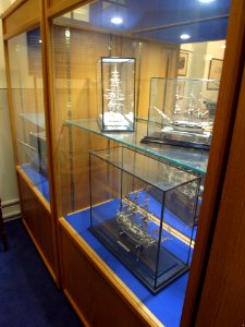 FRENCH NAPOLEONIC PRISONERS OF WAR MODEL SHIPS MADE OF ANIMAL BONE IN DARTMOOR PRISON - BRITANNIA ROYAL NAVAL COLLEGE - OWNED BY THE CADBURY FAMILY