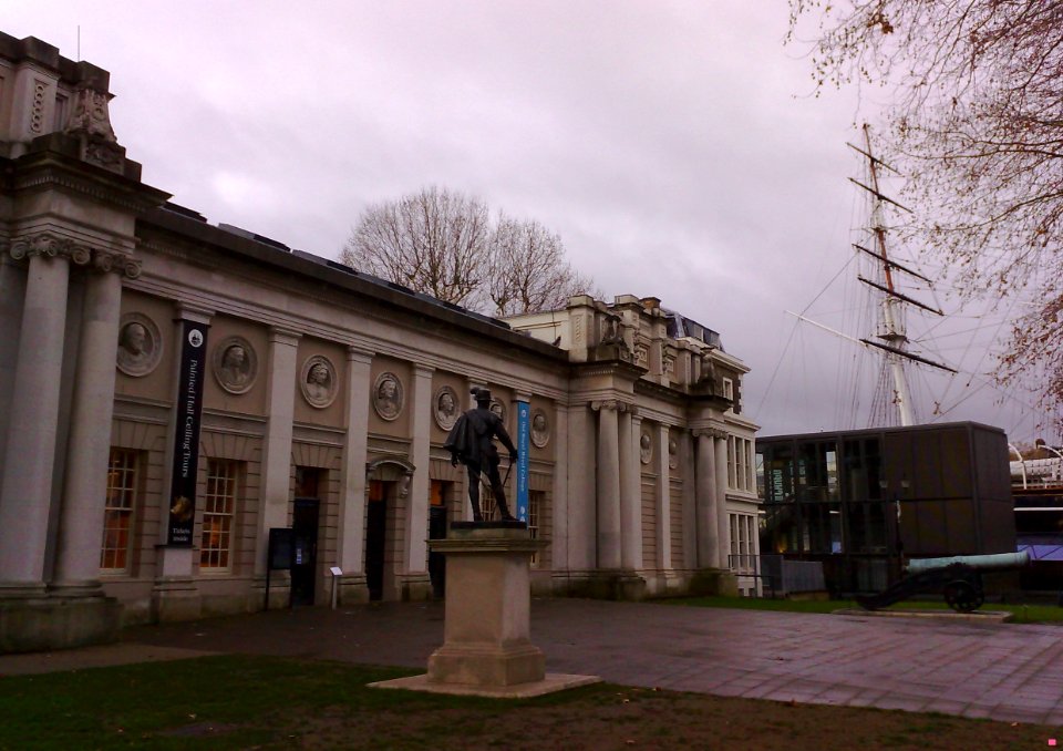 SIR WALTER RALEIGH STATUE - OLD ROYAL NAVAL COLLEGE - THE CUTTY SARK - GREENWICH