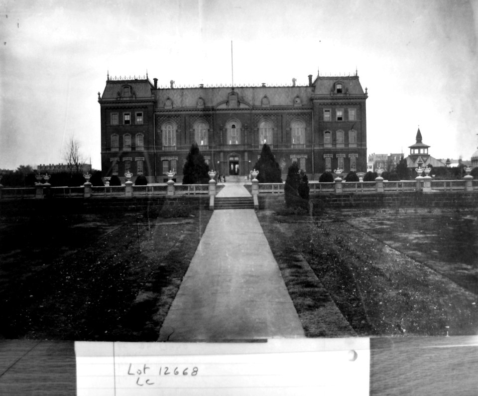 1900 (ca, no date) Old Administration Bldg looking South LOC Lot 12668