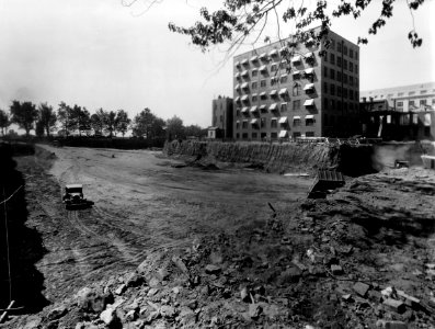 1932 (Sep 1) South Bldg progress photo from 12th and B Sts looking SW USDA Construction Photo Collection (1)