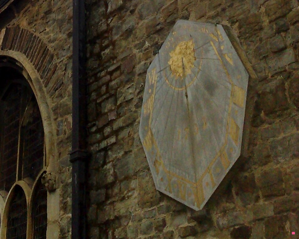 WALL SUNDIAL DATED 1732 - ST PETER'S CHURCH - BARNSTAPLE - NORTH DEVON - UK