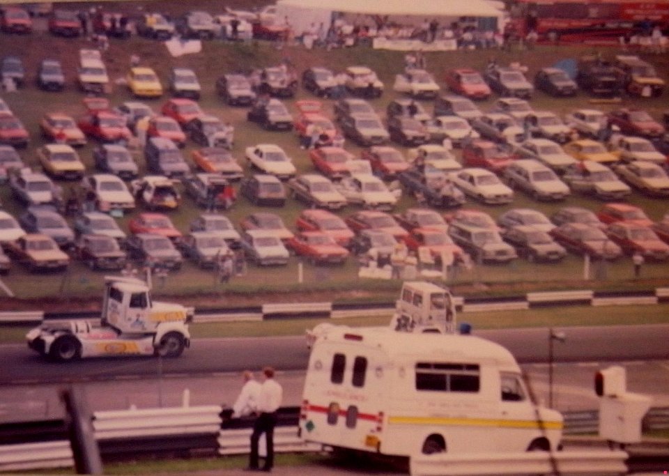 LORRY - TRUCK RACING - BRANDS HATCH CIRCUIT - UK