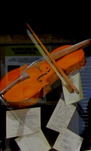 VIOLIN MADE BY PRISONER OF WAR - UTAH BEACH MUSEUM - NORMANDY - FRANCE