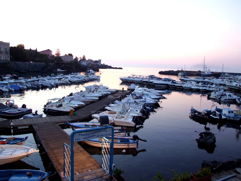 Porto Ulisse-Ognina-Catania-Sicilia-Italy - Creative Commons by gnuckx
