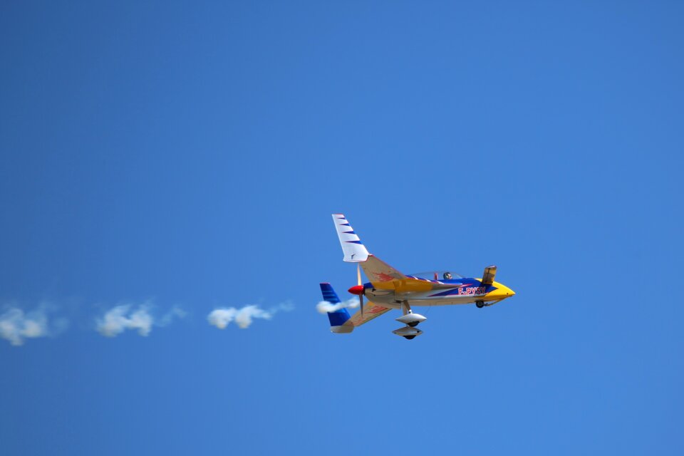 Aircraft meeting flying club