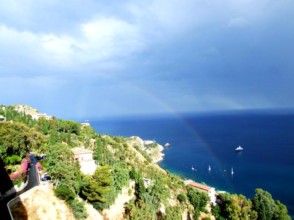 Rainbow-Arcobaleno-Arco Iris-Taormina-Sicilia-Italy - Creative Commons by gnuckx