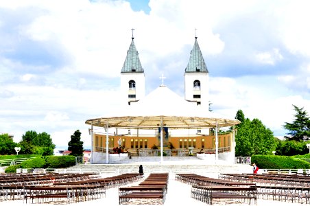 Saint James Church (St. Jakov) Medjugorje - Hotel Pansion Porta - Bosnia Herzegovina - Creative Commons by gnuckx