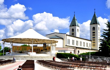 Saint James Church (St. Jakov) Medjugorje - Hotel Pansion Porta - Bosnia Herzegovina - Creative Commons by gnuckx