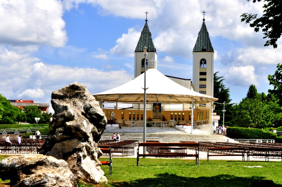 Saint James Church (St. Jakov) Medjugorje - Hotel Pansion Porta - Bosnia Herzegovina - Creative Commons by gnuckx