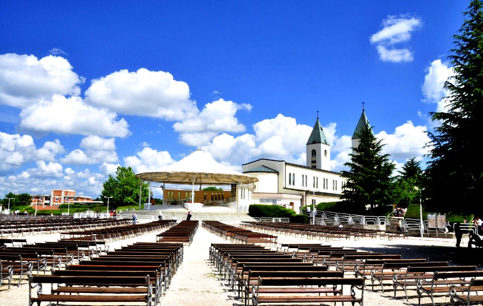 Saint James Church (St. Jakov) Medjugorje - Hotel Pansion Porta - Bosnia Herzegovina - Creative Commons by gnuckx