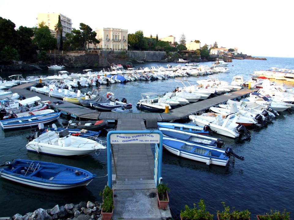 Porto Ulisse-Ognina-Catania-Sicilia-Italy - Creative Commons by gnuckx