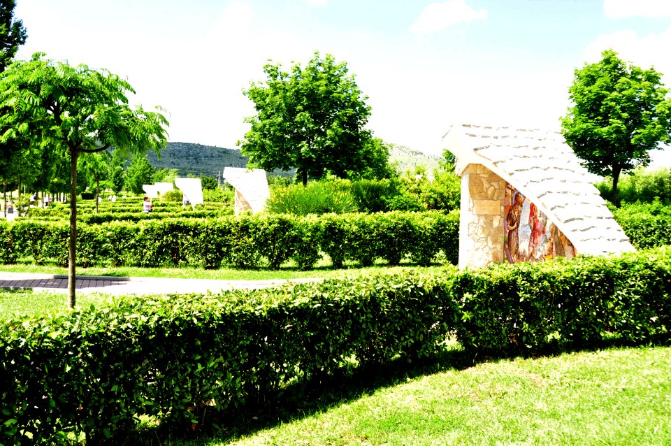 Saint James Church (St. Jakov) Medjugorje - Hotel Pansion Porta - Bosnia Herzegovina - Creative Commons by gnuckx