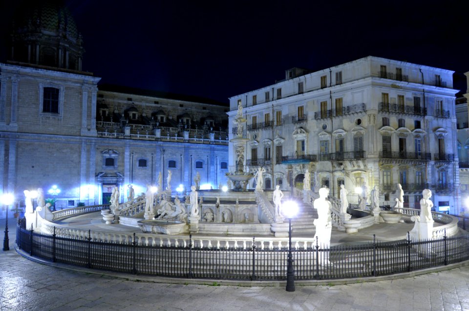 Fontana della Vergogna Palermo Italy - Creative Commons by gnuckx