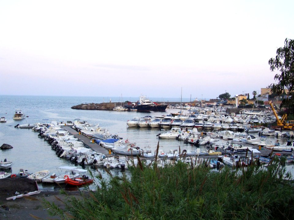 Porto Ulisse-Ognina-Catania-Sicilia-Italy - Creative Commons by gnuckx