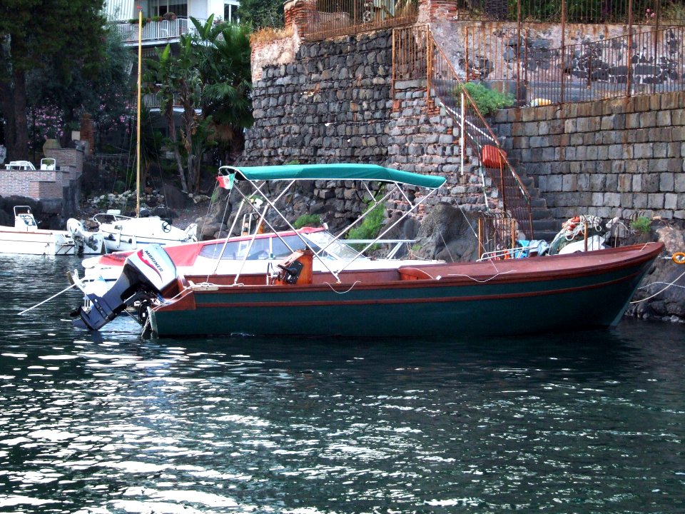 Porto Ulisse-Ognina-Catania-Sicilia-Italy - Creative Commons by gnuckx