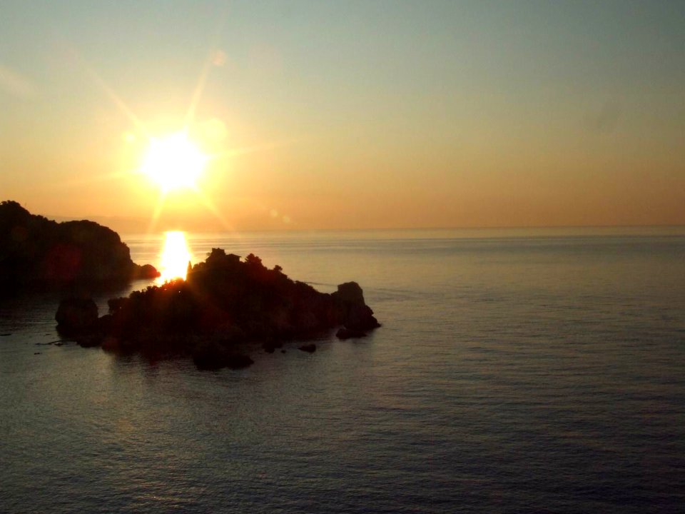 Dawn Sunset-Isola Bella-Taormina-Sicilia-Italy - Creative Commons by gnuckx