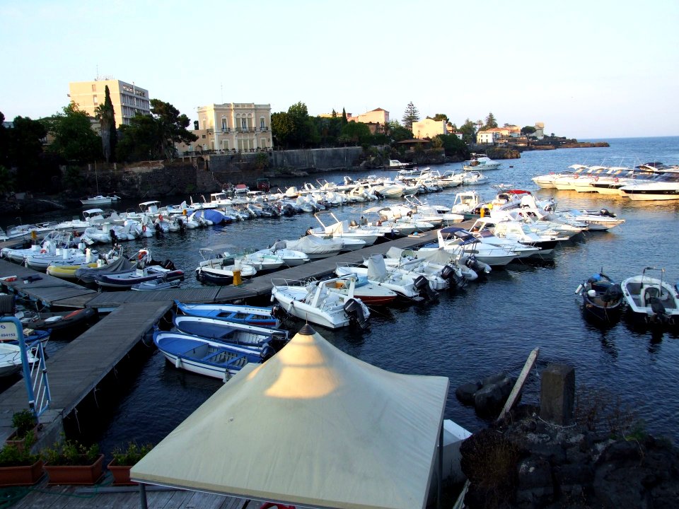 Porto Ulisse-Ognina-Catania-Sicilia-Italy - Creative Commons by gnuckx