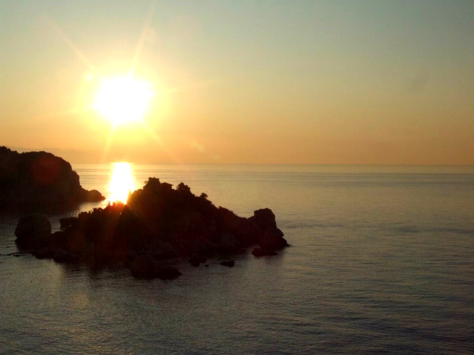 Dawn Sunset-Isola Bella-Taormina-Sicilia-Italy - Creative Commons by gnuckx