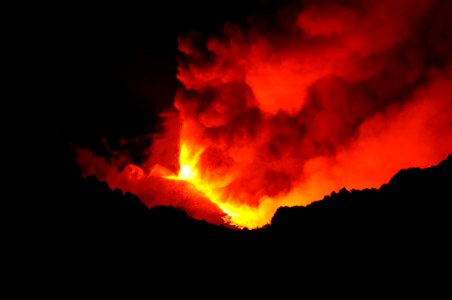 Etna Volcano Paroxysmal Eruption July 30 2011 - Creative Commons by gnuckx