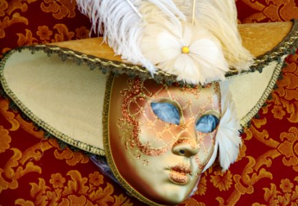 Venetian Carnival Mask - Maschera di Carnevale - Venice Italy - Creative Commons by gnuckx