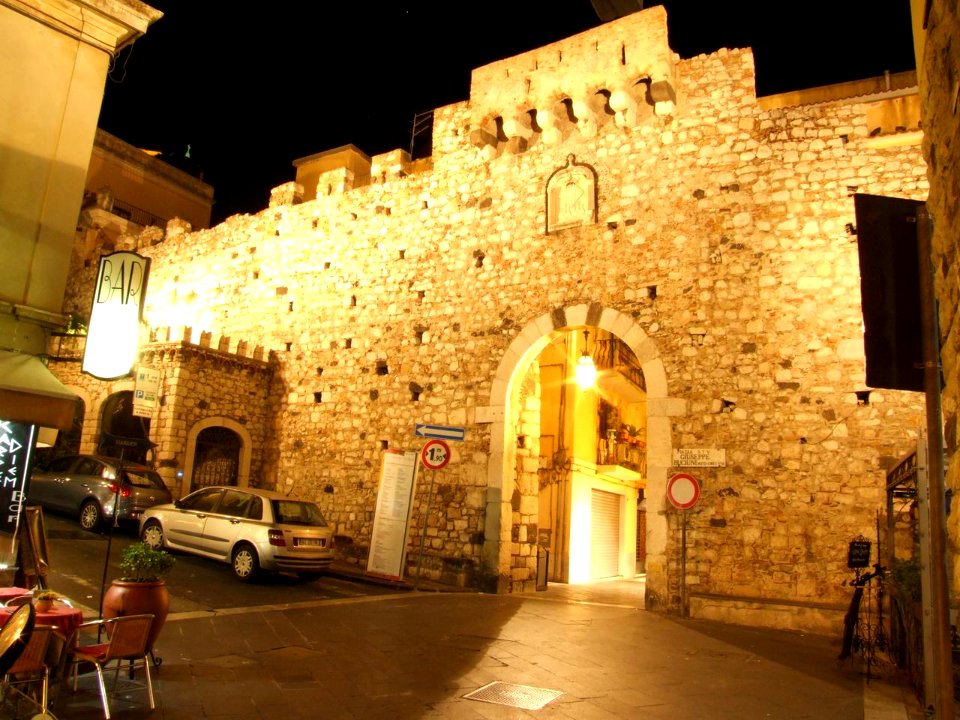 Taormina-Sicilia-Italy - Creative Commons by gnuckx
