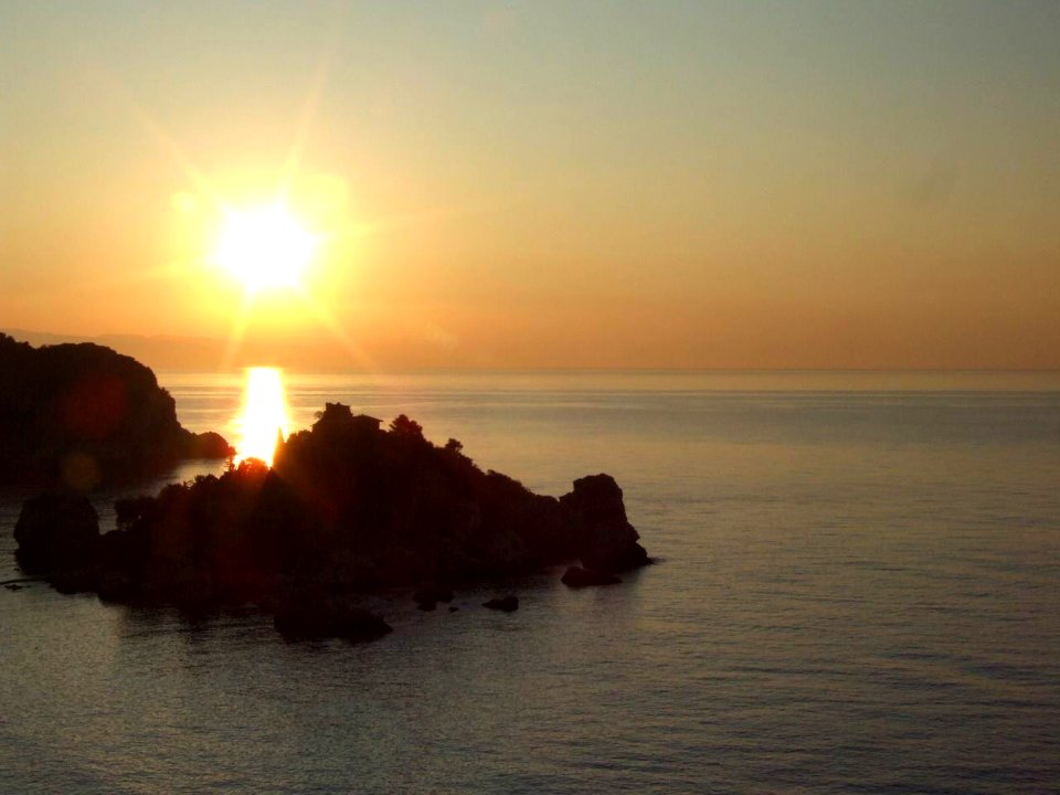 Dawn Sunset-Isola Bella-Taormina-Sicilia-Italy - Creative Commons by gnuckx