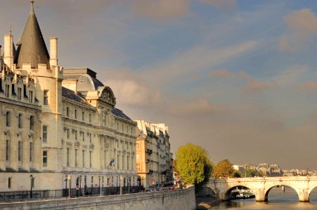 Palais de Justice Paris France - creative commons by gnuckx