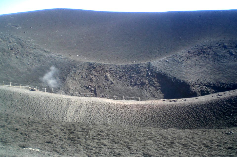 Addio Torre del Flosofo - Aftermath Etna Volcano Paroxysmal Eruption October 26 2013 - Creative Commons by gnuckx