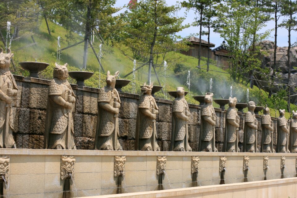 Shin asian fountain