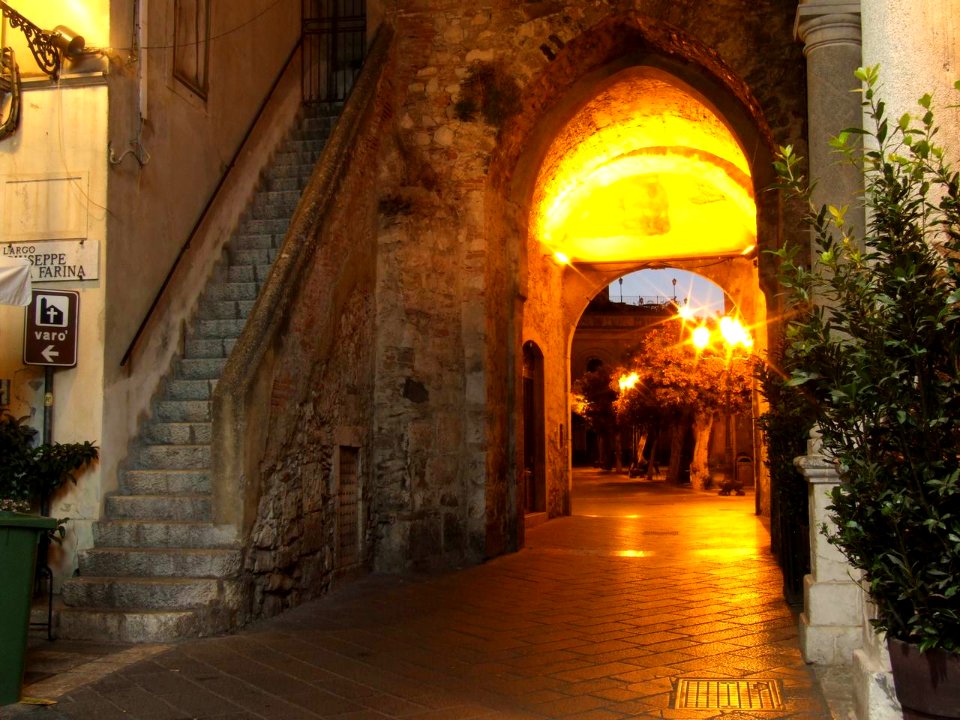 Taormina-Sicilia-Italy - Creative Commons by gnuckx