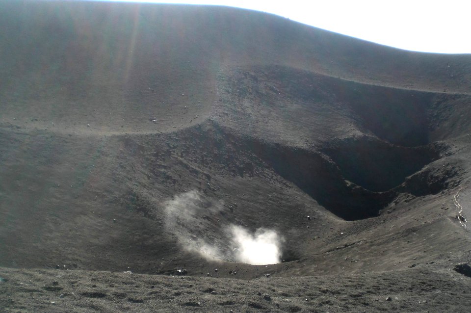 Addio Torre del Flosofo - Aftermath Etna Volcano Paroxysmal Eruption October 26 2013 - Creative Commons by gnuckx