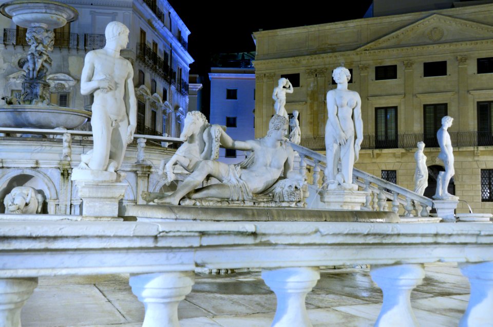 Fontana della Vergogna Palermo Italy - Creative Commons by gnuckx