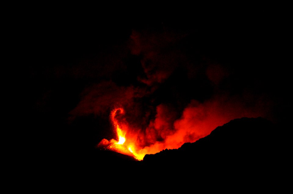 Etna Volcano Paroxysmal Eruption July 30 2011 - Creative Commons by gnuckx