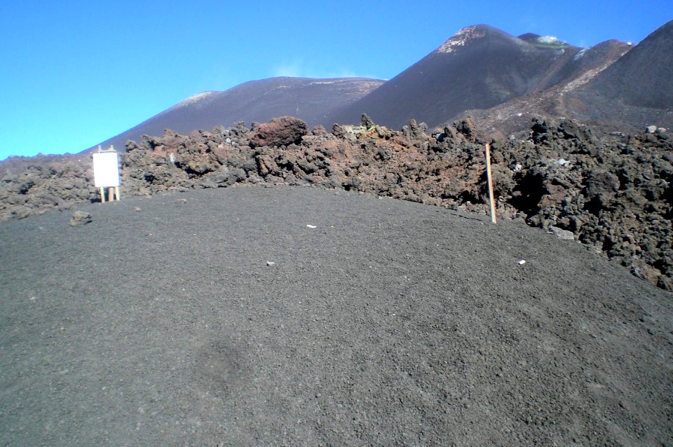Addio Torre del Flosofo - Aftermath Etna Volcano Paroxysmal Eruption October 26 2013 - Creative Commons by gnuckx