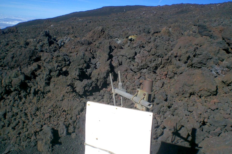 Addio Torre del Flosofo - Aftermath Etna Volcano Paroxysmal Eruption October 26 2013 - Creative Commons by gnuckx