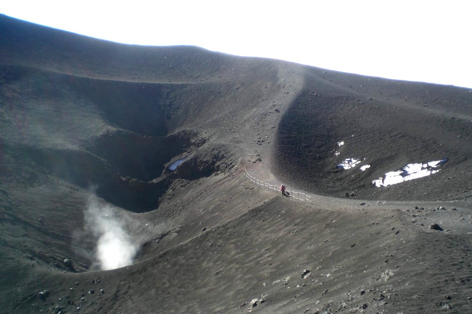 Addio Torre del Flosofo - Aftermath Etna Volcano Paroxysmal Eruption October 26 2013 - Creative Commons by gnuckx