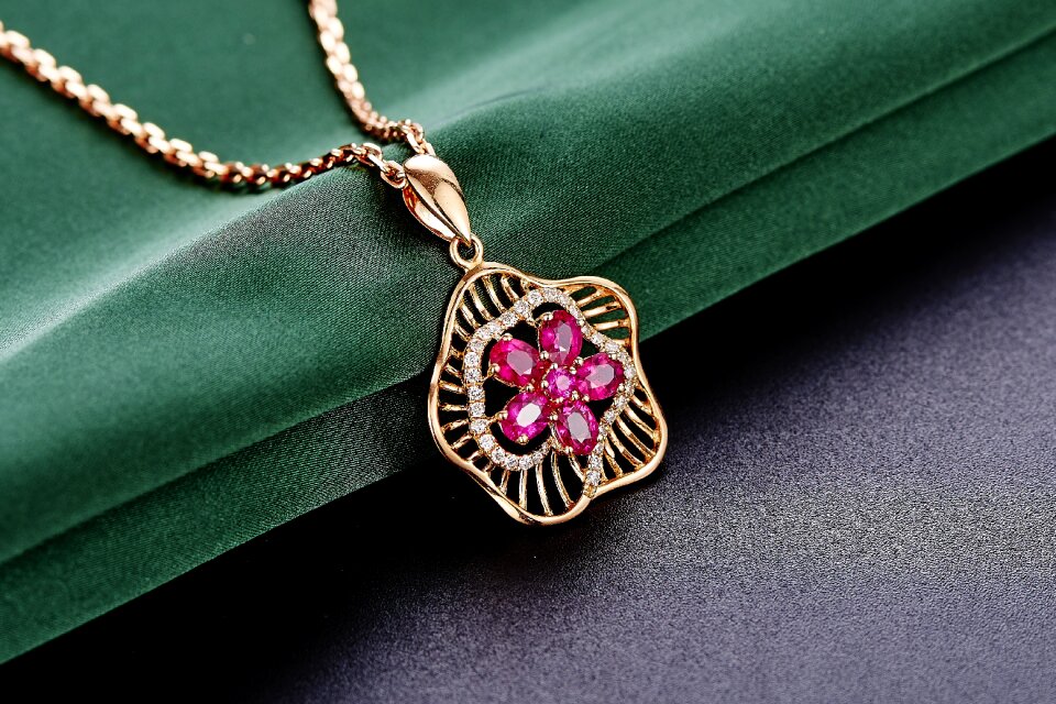 Jewelry ruby pendant