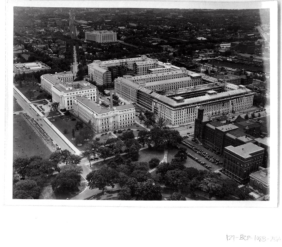 1933 (Jan 3) USDA Building Aerial Looking SE RG 121 NARAII