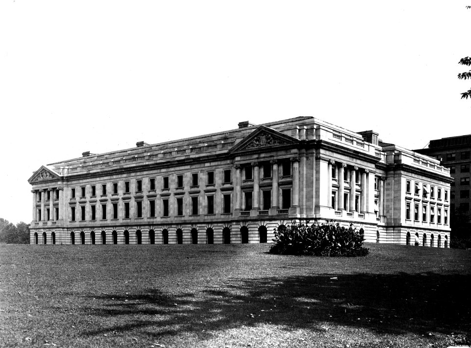 1928 (pre) West Wing Admin Bldg before Sect A Constructed USDA Construction Photo Collection (1)