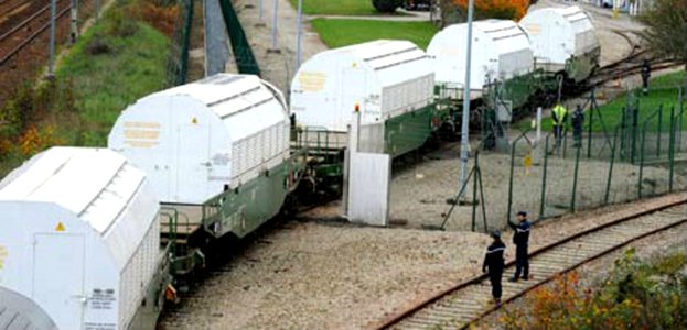NUCLIER WASTE FLASK WAGONS AT DESTINATION