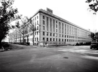 1933 (Oct 1) South Bldg, 12th and C Sts looking NW USDA Construction Photo Collection (1)