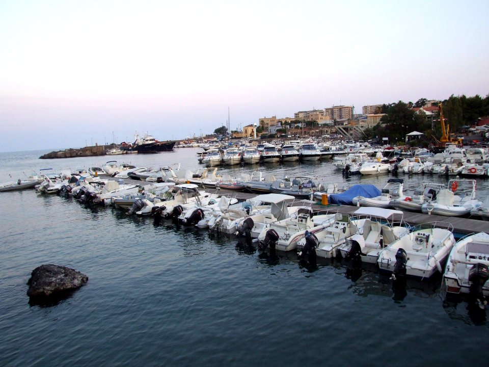 Porto Ulisse-Ognina-Catania-Sicilia-Italy - Creative Commons by gnuckx