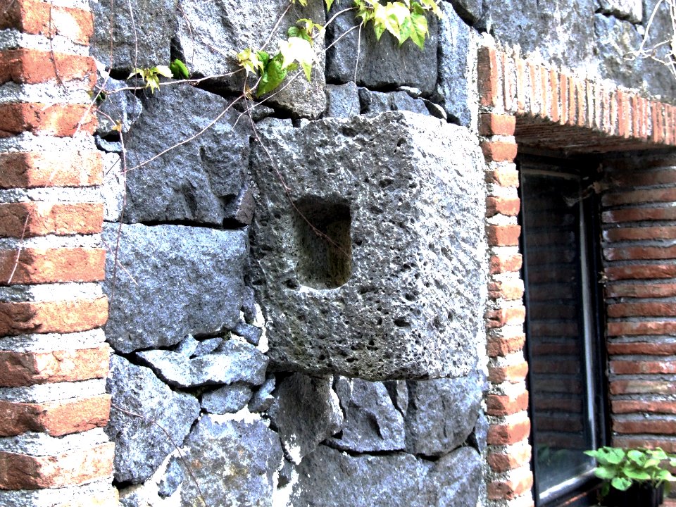 Linguaglossa-Etna-Volcano-Sicily-Italy - Creative Commons by gnuckx
