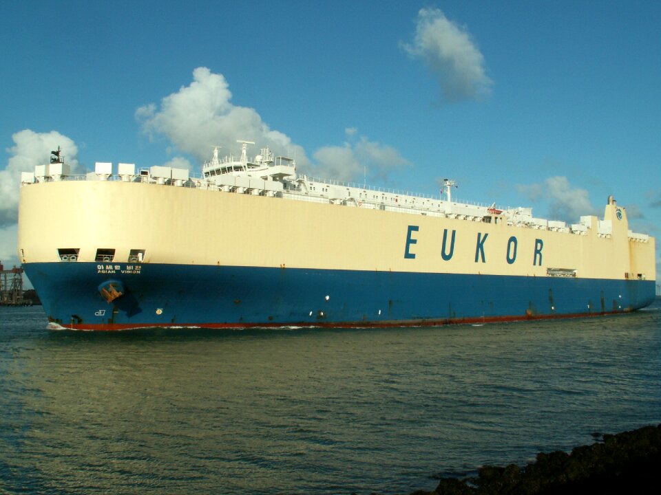 Freight cargo transportation
