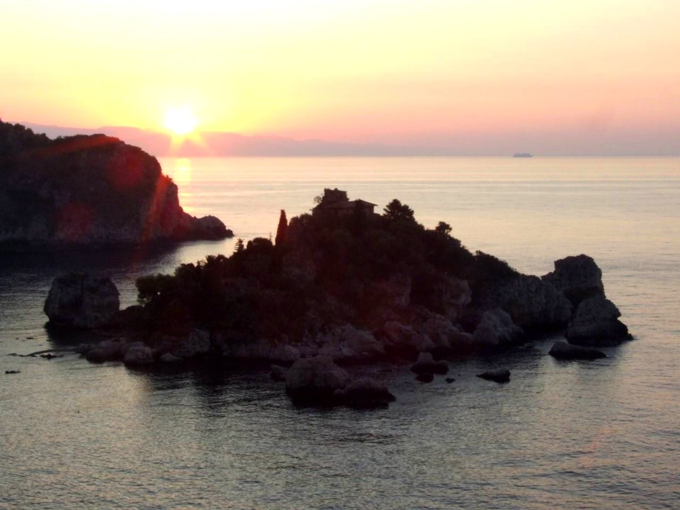 DSCF7783-Dawn Sunset-Isola Bella-Taormina-Sicilia-Italy-gnuckx CC0 HQ