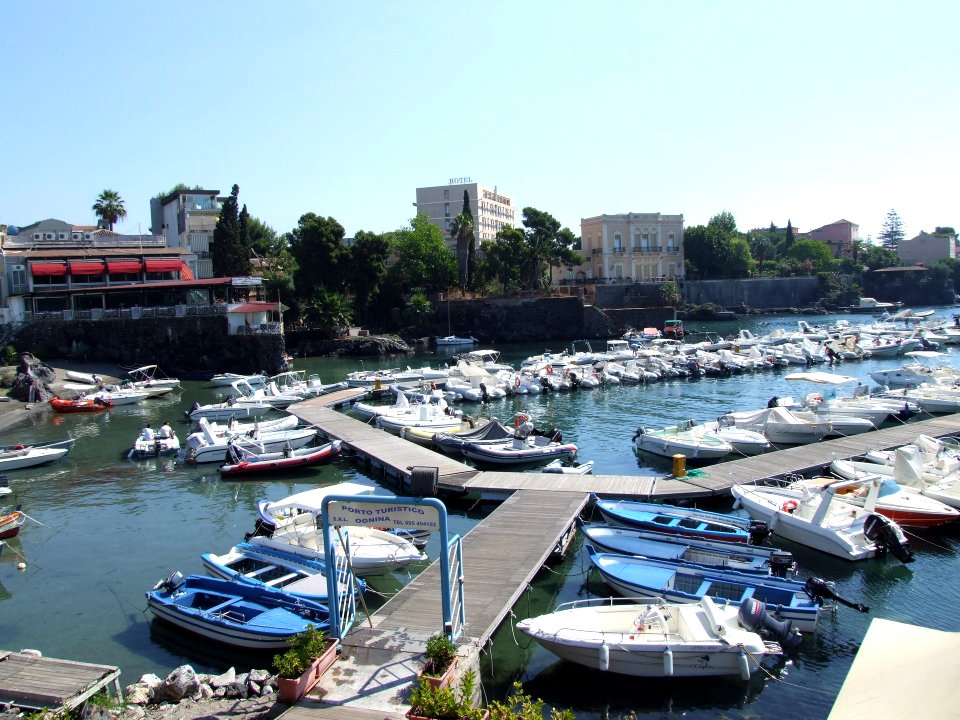 Porto Ulisse-Ognina-Catania-Sicilia-Italy - Creative Commons by gnuckx
