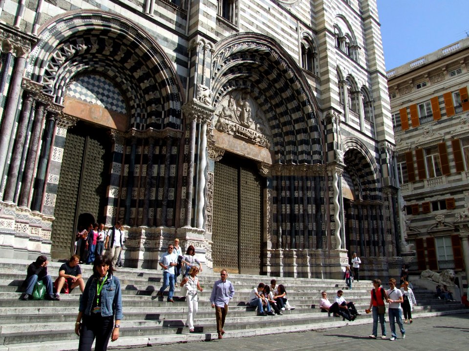 Cathedral San Lorenzo Genova Liguria Italy - Creative Commons by gnuckx